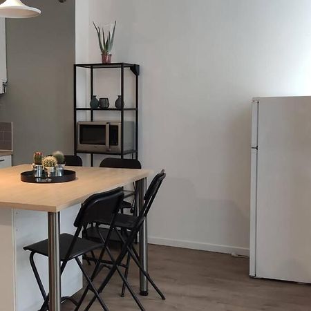 Logement 5 Personnes Proche Cv Et Parking Prive Apartman Saint-Etienne  Kültér fotó